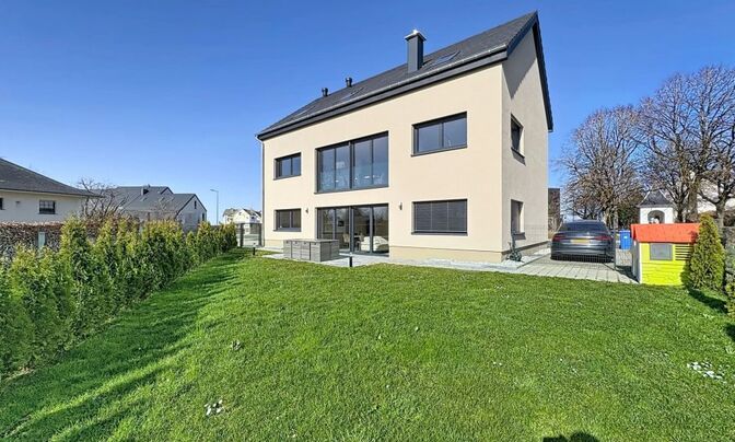 Detached house 5 bedrooms for sale in Marnach