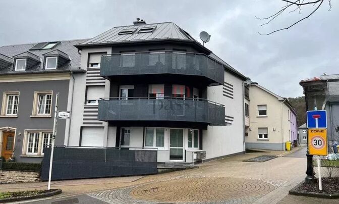 Duplex 4 bedrooms for sale in Kopstal