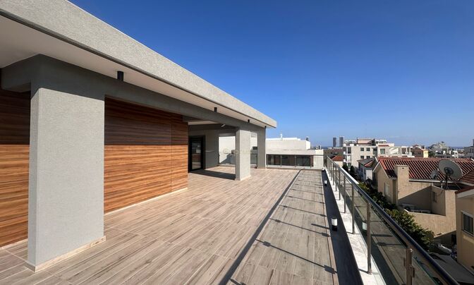 2 Bedroom Penthouse Apartment for Sale in Mesa Geitonia, Limassol