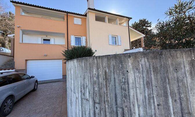 House, Plavye