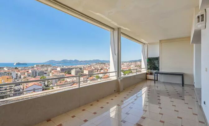 Property Type: Villa  
Location: Cannes, Californie  

Villa Californie