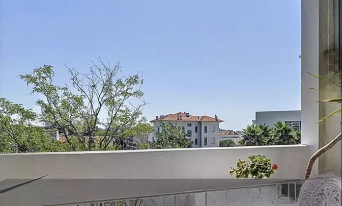 House Cannes République