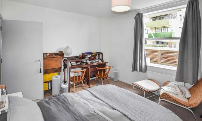 Ravenswood Court, Acton