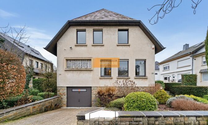 House 4 bedrooms for sale in Howald