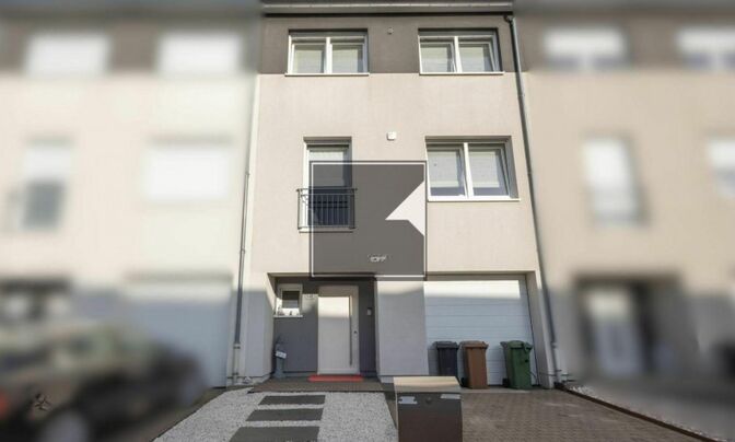 Semi-detached house 3 bedrooms for sale in Schifflange