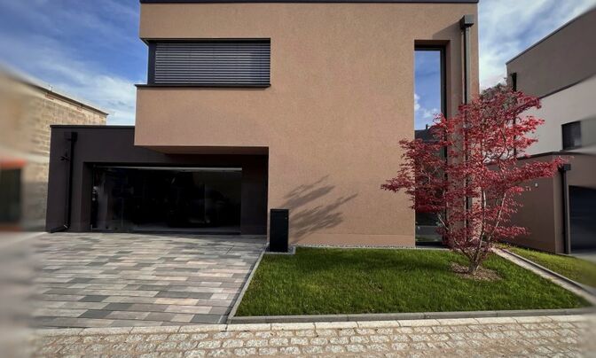 Detached house 4 bedrooms for sale in Redange