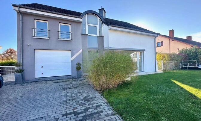Detached house 4 bedrooms for sale in Redange
