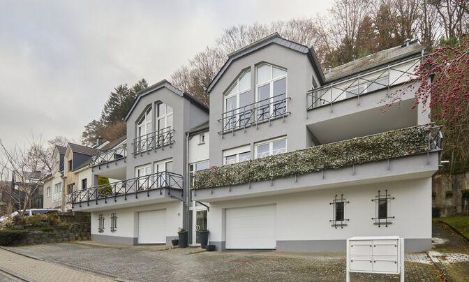 Duplex 4 bedrooms for sale in Hobscheid