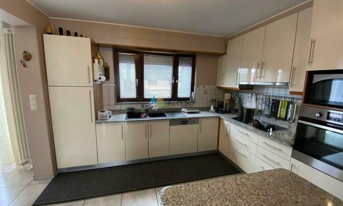 House 5 bedrooms for sale in Berchem