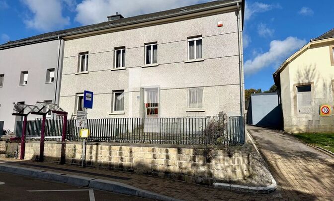 Detached house 5 bedrooms for sale in Hobscheid