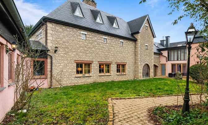 Detached house 7 bedrooms for sale in Mamer