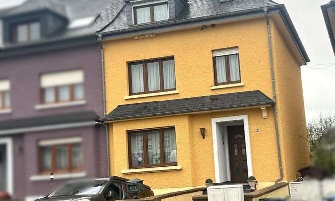 House 5 bedrooms for sale in Sandweiler