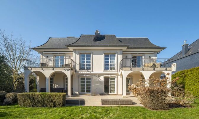 Detached house 6 bedrooms for sale in Strassen