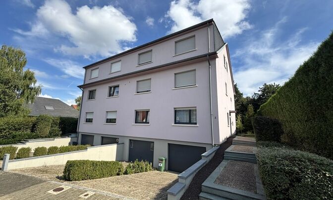 Duplex 4 bedrooms for sale in Mamer