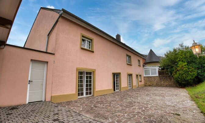 Detached house 6 bedrooms for sale in Junglinster