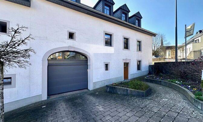 Detached house 6 bedrooms for sale in Hobscheid