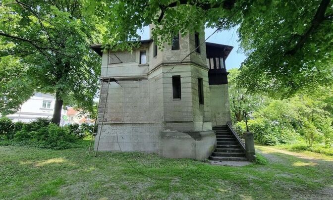 House, Ljubljana, Center, near the UCC