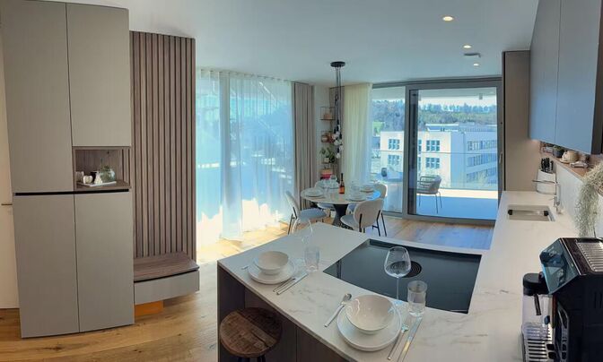 Apartment, 5 or more rooms, Center