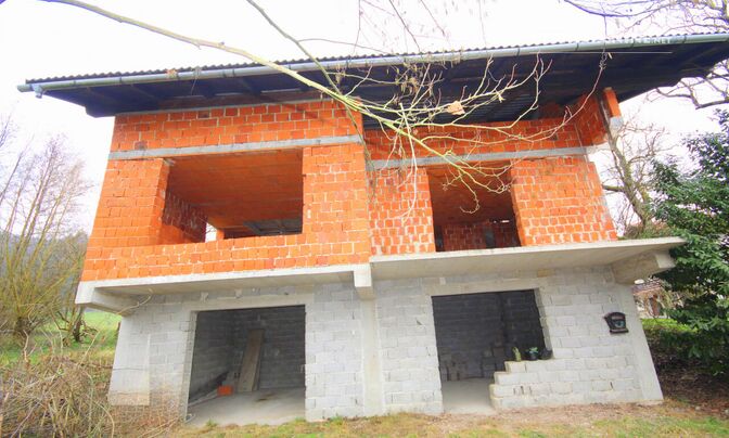 House, Prapretno