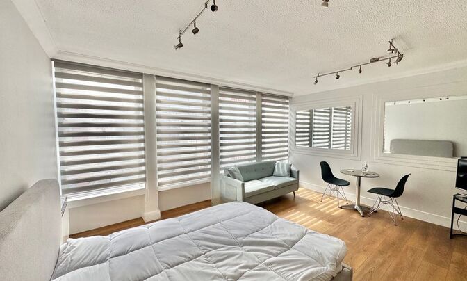 16 Emanuel House, 18 Rochester Row