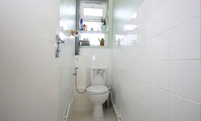 Lowder House, Wapping Lane