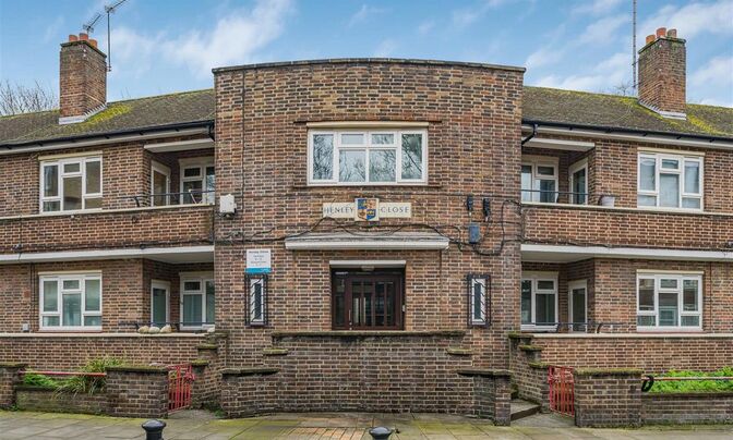 Henley Close, St Marychurch Street