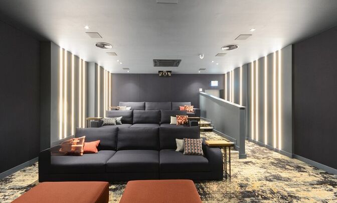 Bouchon Point, Silk District