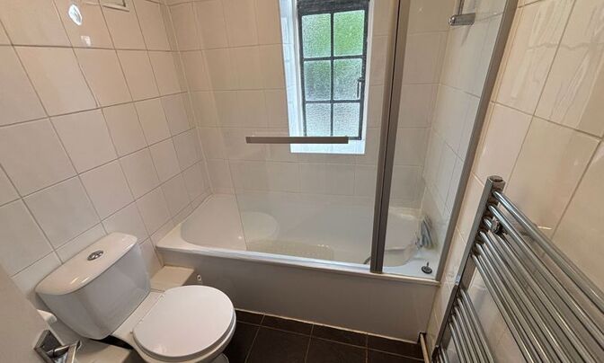 The Pantiles, Finchley Road, Temple Fortune, Greater