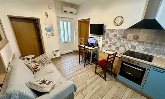 Three-room apartment Center