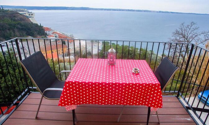 Four-room apartment Piran