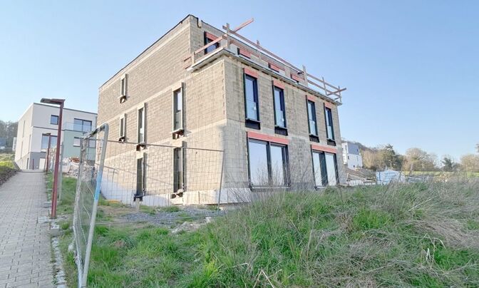 House 4 bedrooms for sale in Welsdorf