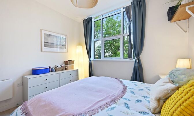 Bromyard House, Bromyard Avenue