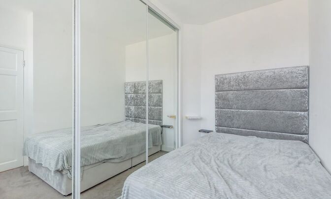 Hamlet Gardens, Hammersmith