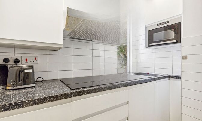 Sloane Avenue Mansions, Sloane Avenue