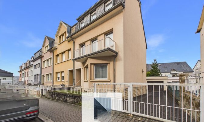 Semi-detached house 4 bedrooms for sale in Howald