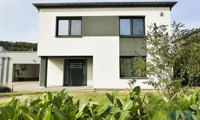House 4 bedrooms for sale in Colmar-Berg