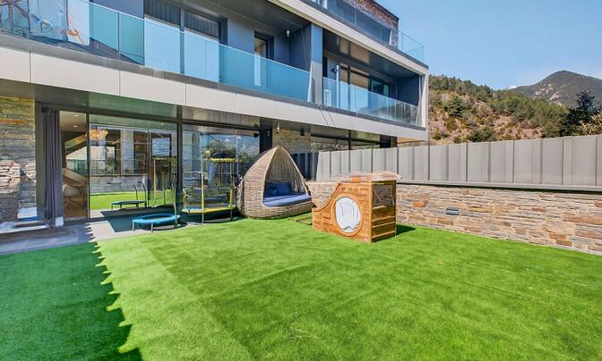 House with garden and terraces in Escàs