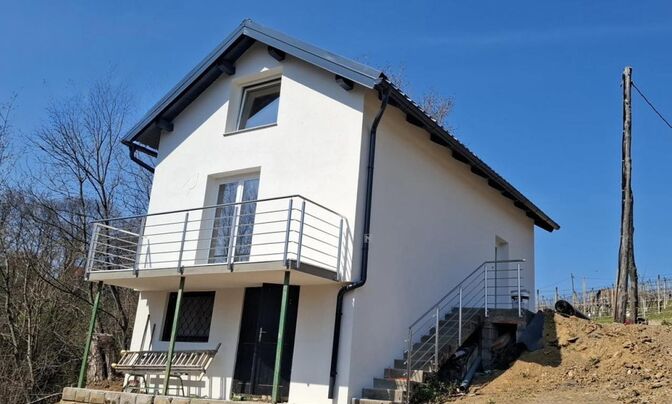 Дом, Сенешци