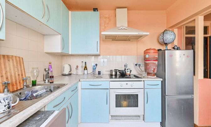 Grantham Road, Clapham North