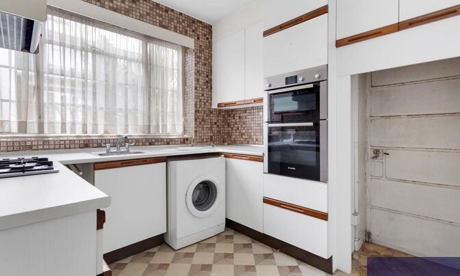 Kingswood Court, West End Lane