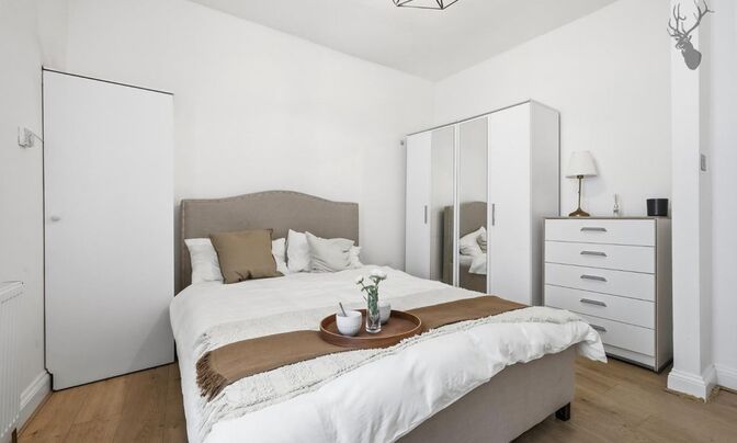 Sylvester Path, Hackney