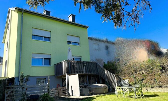 House 6 bedrooms for sale in Mondercange