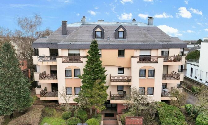 Duplex 3 bedrooms for sale in Capellen
