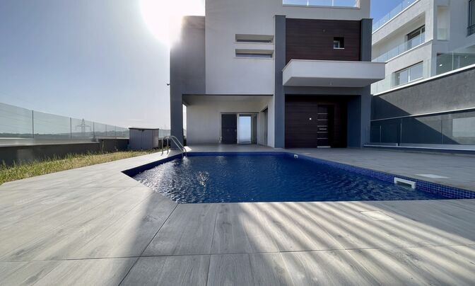 4 Bedroom Villa For Sale in Pareklissia, Limassol
