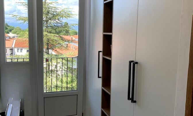 Трёхкомнатная квартира в центре Сежаны