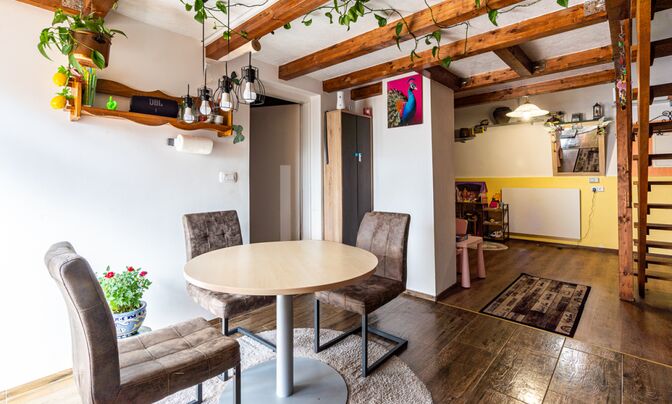 Apartment, more than 5 rooms Piran