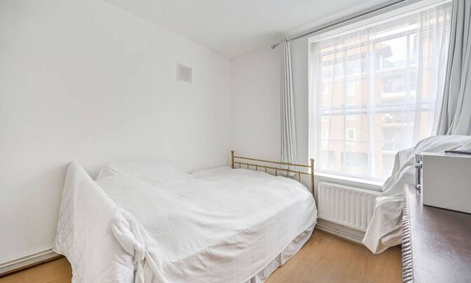 Shadwell Gardens, Shadwell