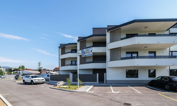 Three-room apartment Bezhigrad