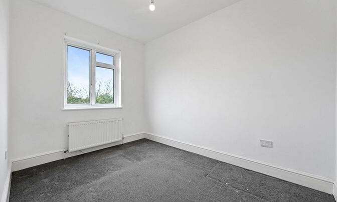 Gloucester Close, London, 8