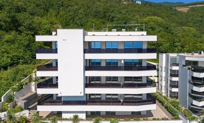 Трехкомнатная квартира, центр